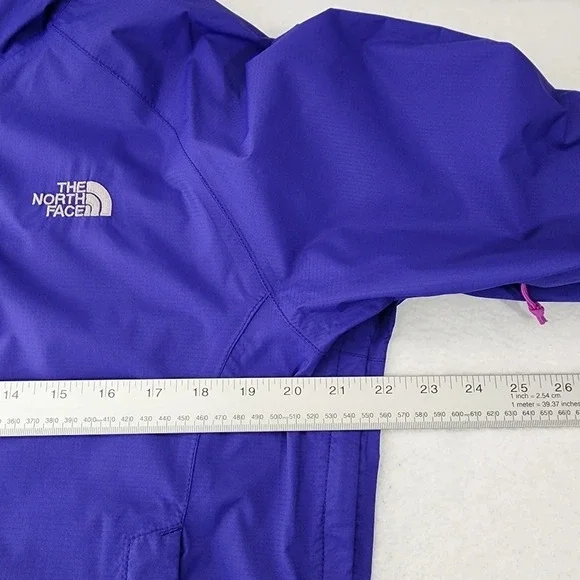The North Face Hyvent 2.5L Hooded Jacket - Picture 9 of 10